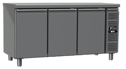 K+T Kühltisch GN 2/3, Korpushöhe 700 mm, abgekantete Arbeitsplatte, 3 Abteile, Zentralkühlung